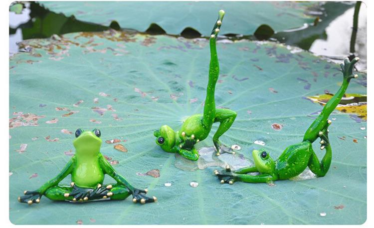 Yoga Frog Figure