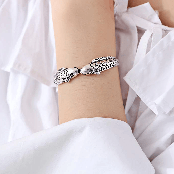 THAI SILVER Kissing Koi 'STRENGTH' Bangle