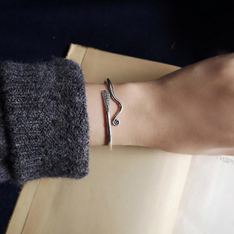 THAI SILVER Delicate Feather Detail & Spiral Bangle