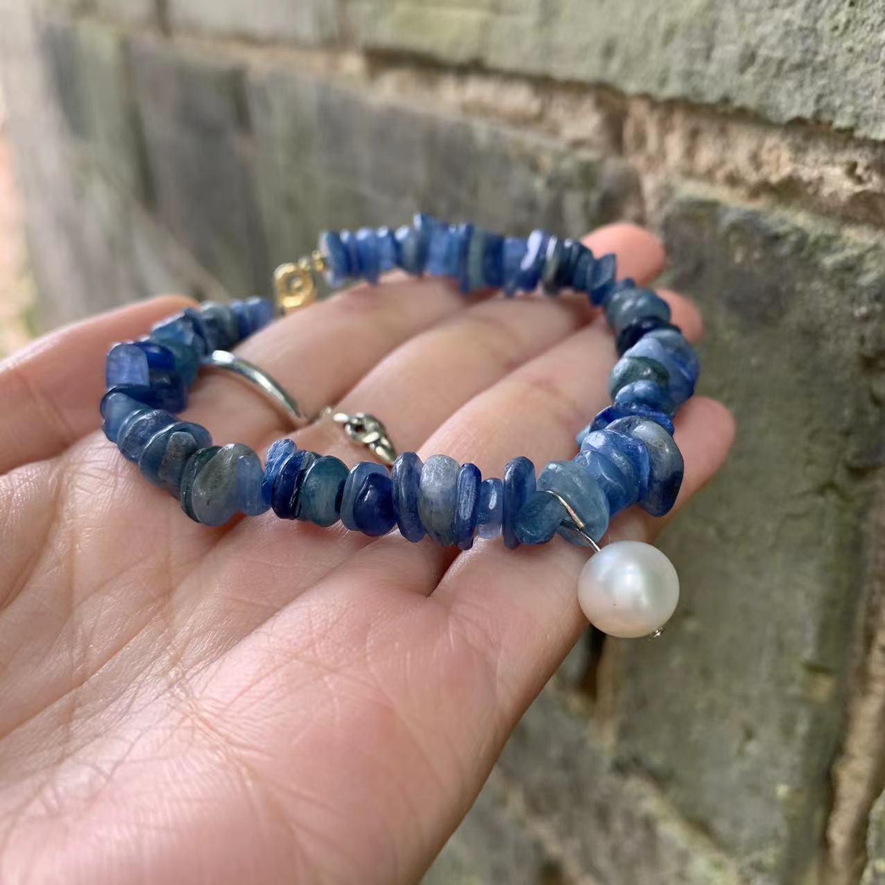 Natural Handmade Kyanite 'CREATIVITY' Bracelet