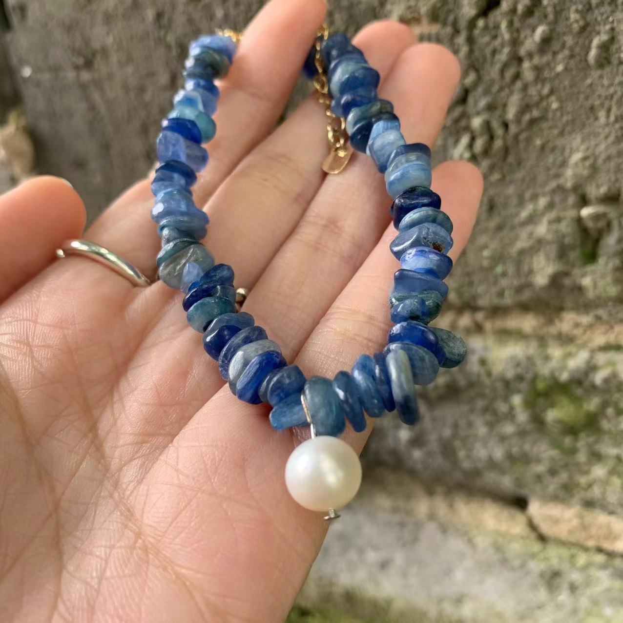 Natural Handmade Kyanite 'CREATIVITY' Bracelet