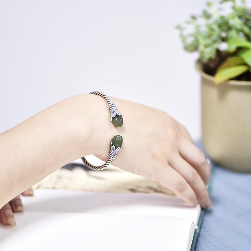 Ethnic Thai Silver 'READY TO BLOOM' Jade Bangle