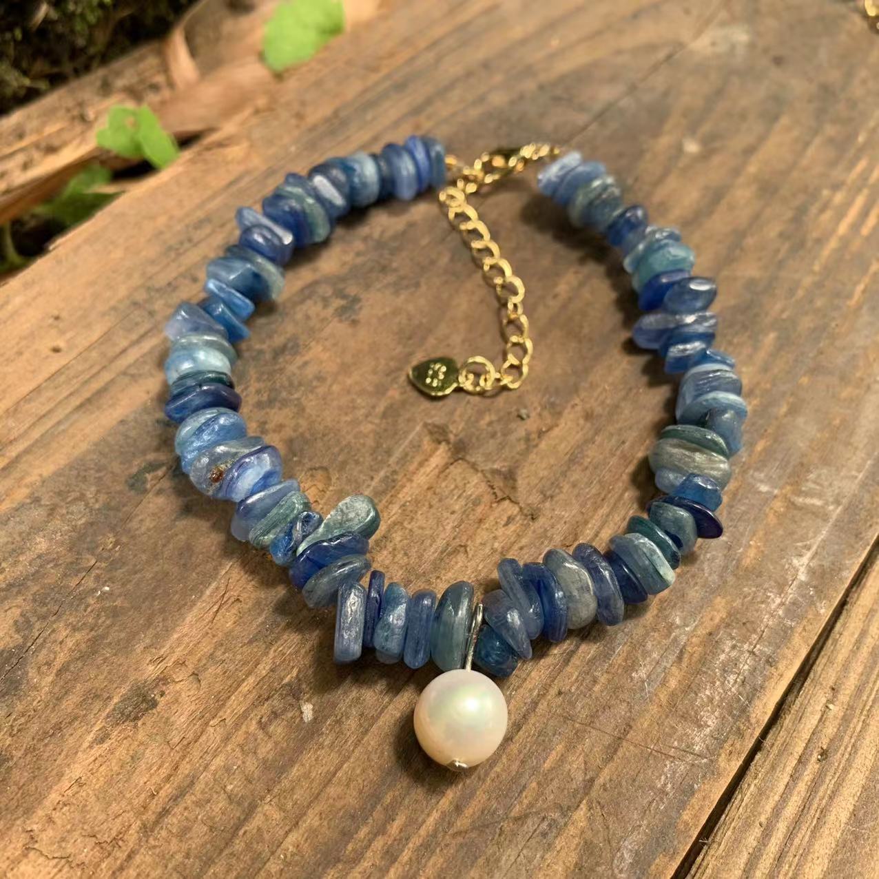 Natural Handmade Kyanite 'CREATIVITY' Bracelet