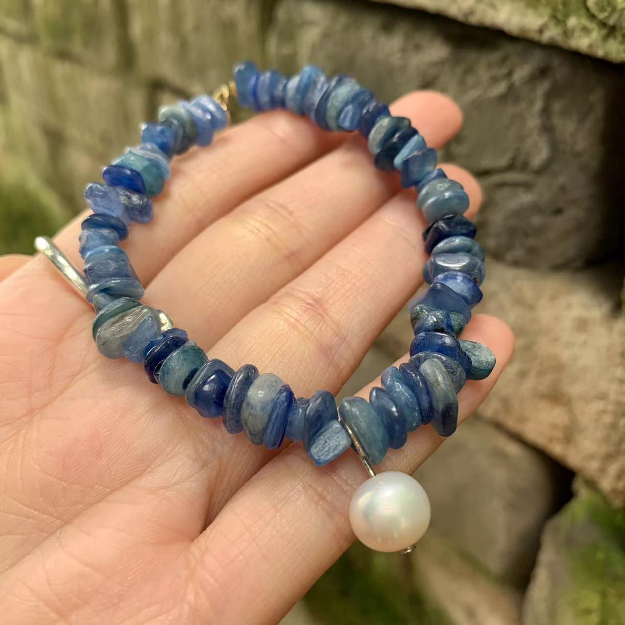 Natural Handmade Kyanite 'CREATIVITY' Bracelet