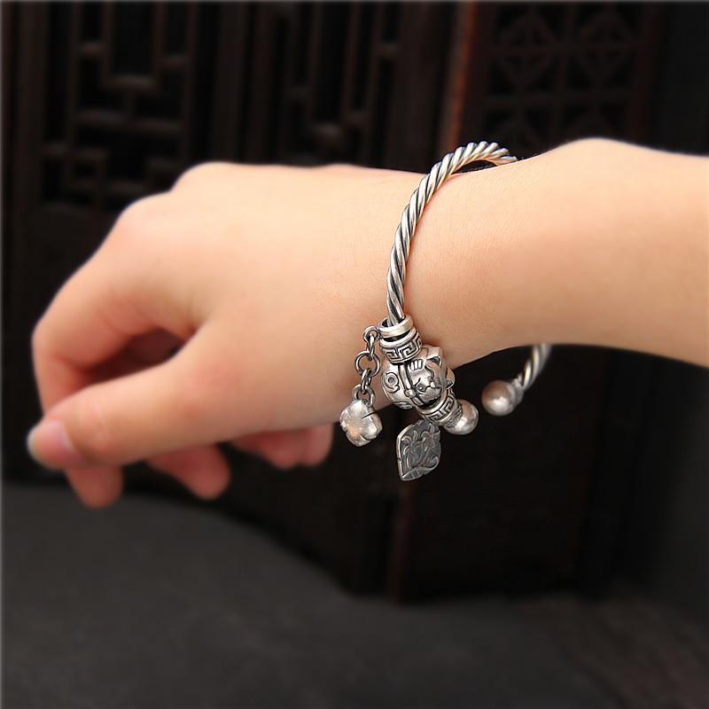 Ethnic Thai Silver Adorable Maneki Neko 'Beckoning Cat' Twisted Bangle