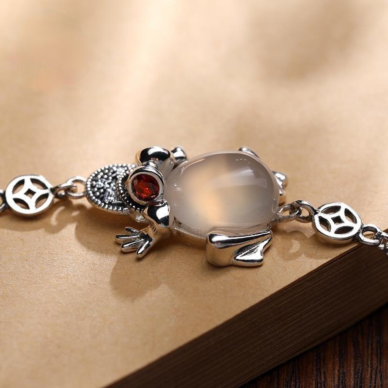 THAI SILVER Lucky Chalcedony 'Kaeru' Frog Bracelet