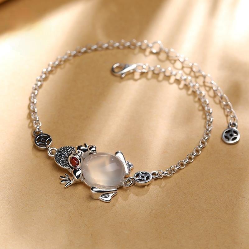 THAI SILVER Lucky Chalcedony 'Kaeru' Frog Bracelet