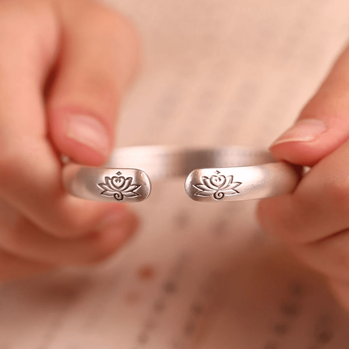 Ethnic Thai Silver Simplistic 'Zen Flavored Style' Bangle