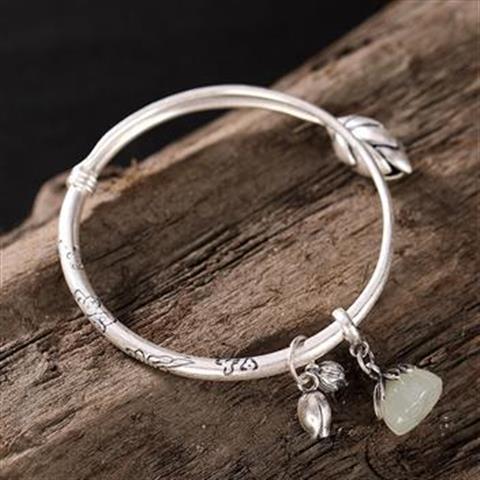 THAI SILVER Chalcedony Lotus Blossom Bangle