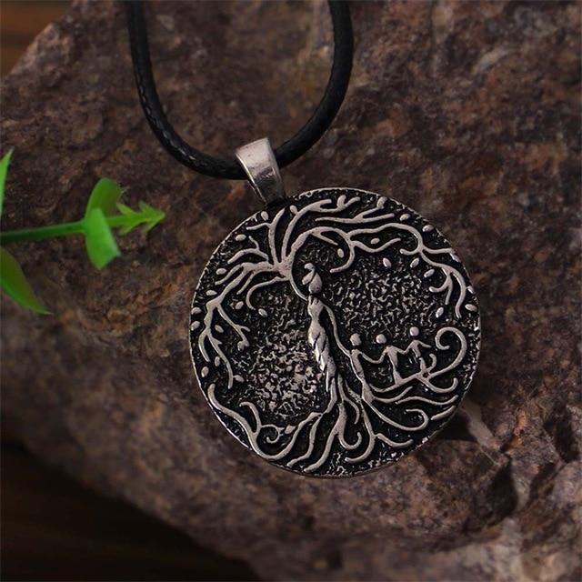 Double Side Carved Mom &  Children FAMILY TREE of LIFE Necklace -Mom with 1-5 kids