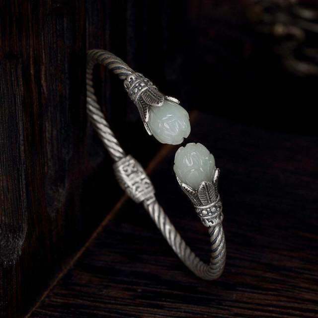 Ethnic Thai Silver 'READY TO BLOOM' Jade Bangle